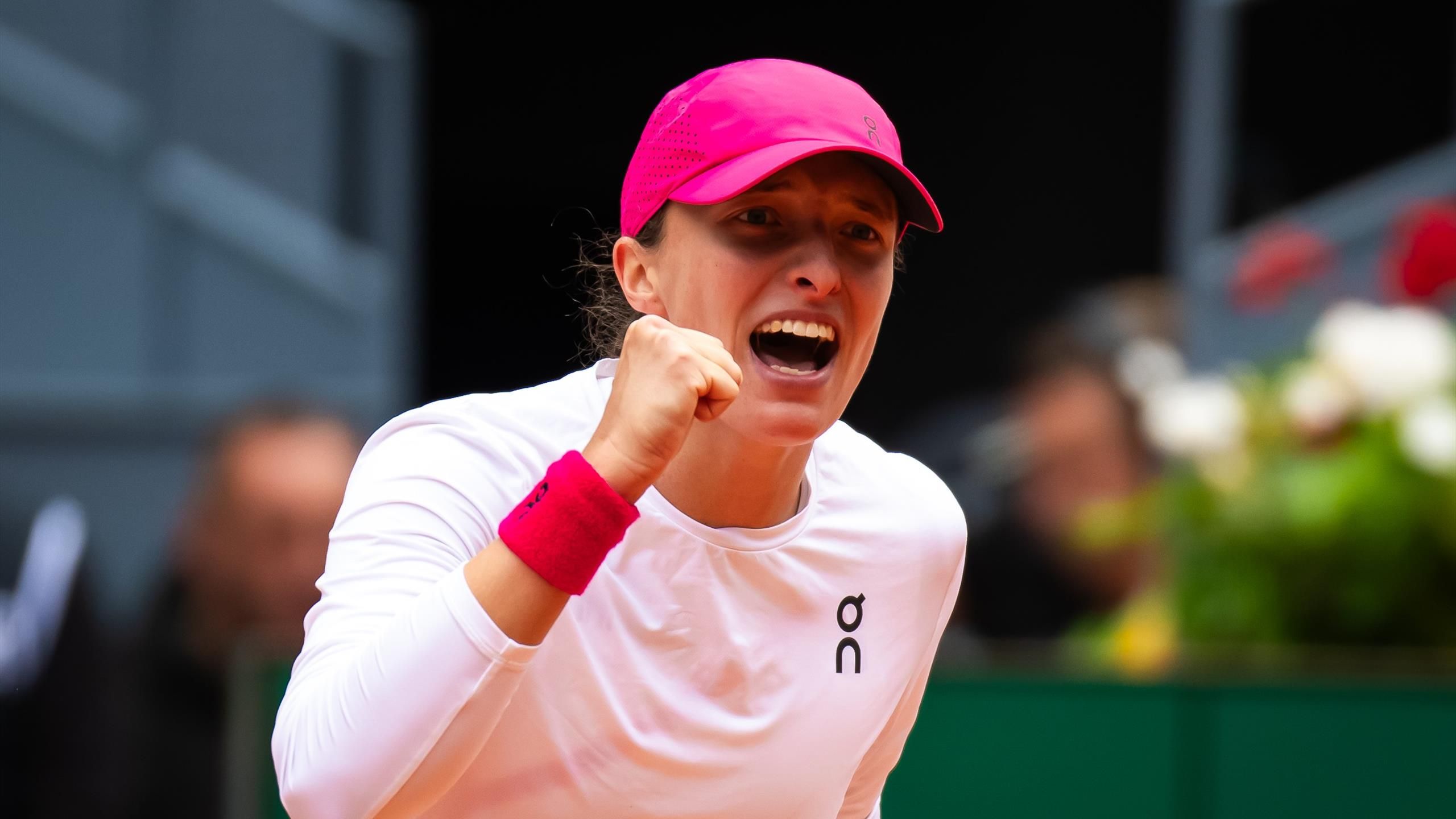 Swiatek, 'súper orgulloso', derrota a Sabalenka en la épica final del Abierto de Madrid con desempate decisivo