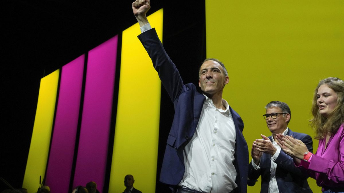Elecciones europeas: el candidato del Partido Socialista francés promete luchar contra el ascenso de la extrema derecha