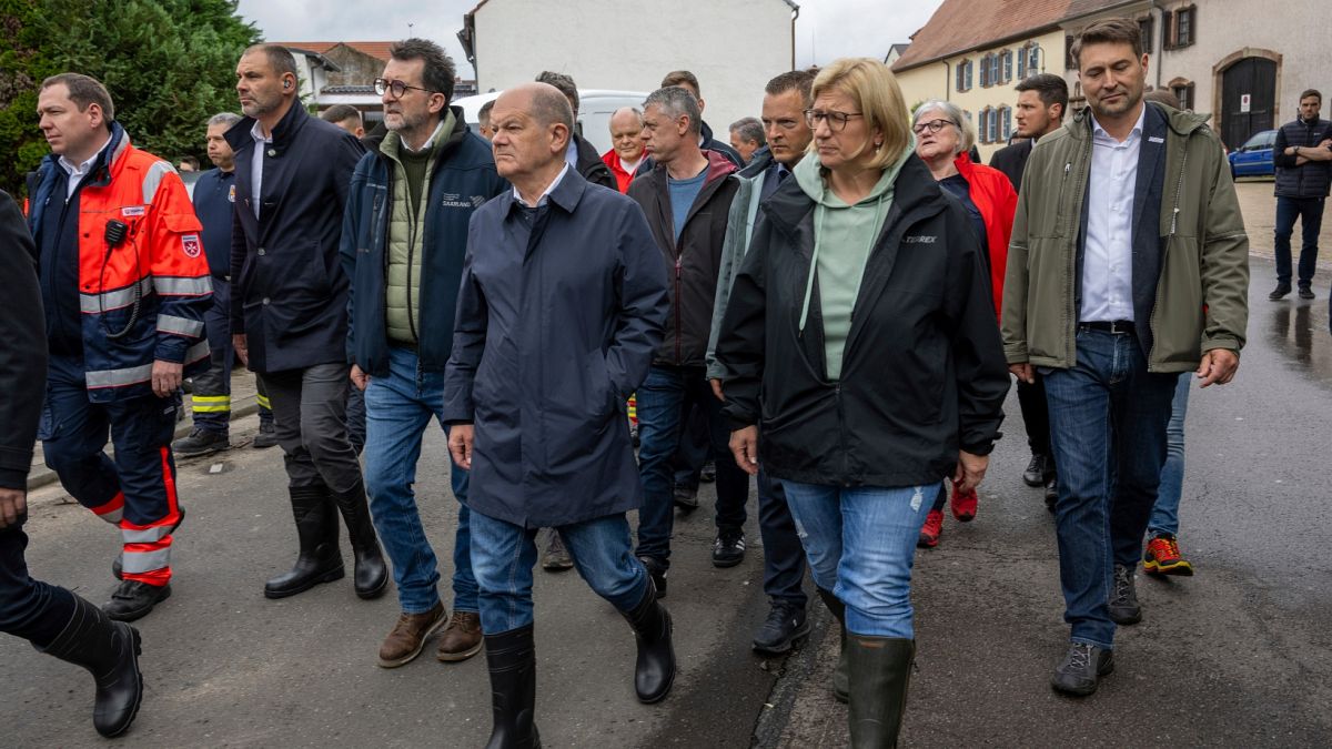 La Canciller visita las regiones afectadas por las inundaciones en el suroeste de Alemania