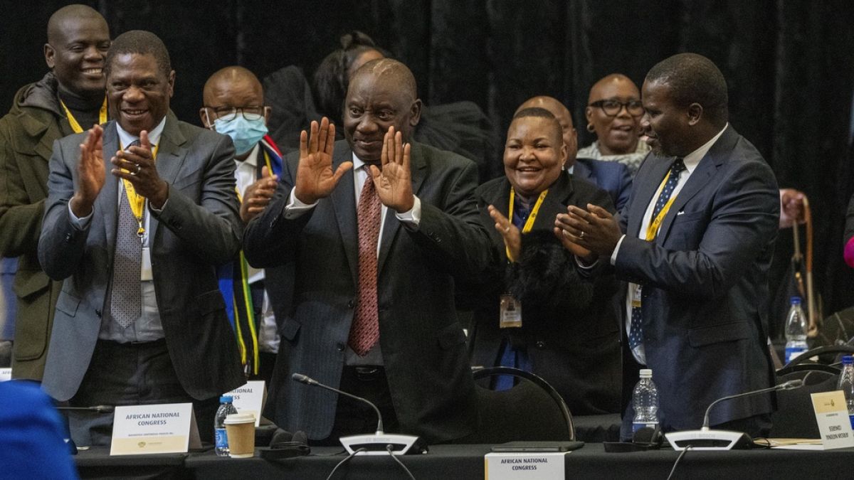 El presidente sudafricano Cyril Ramaphosa es reelegido para un segundo mandato