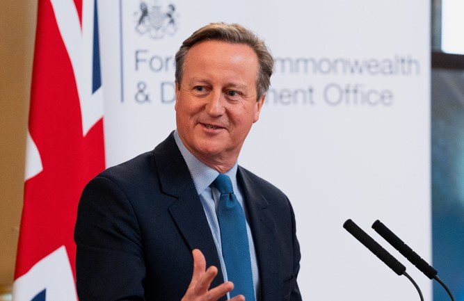 Los conservadores prometen ser ministro para los británicos