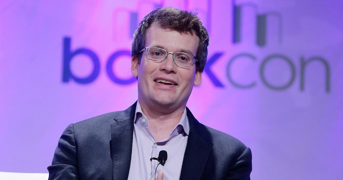 John Green sufre depresión y revela una pausa