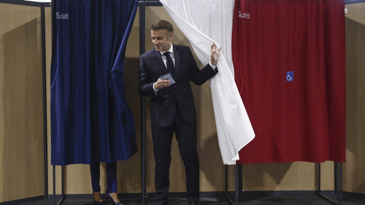 Continúan las votaciones en las cruciales elecciones legislativas de Francia