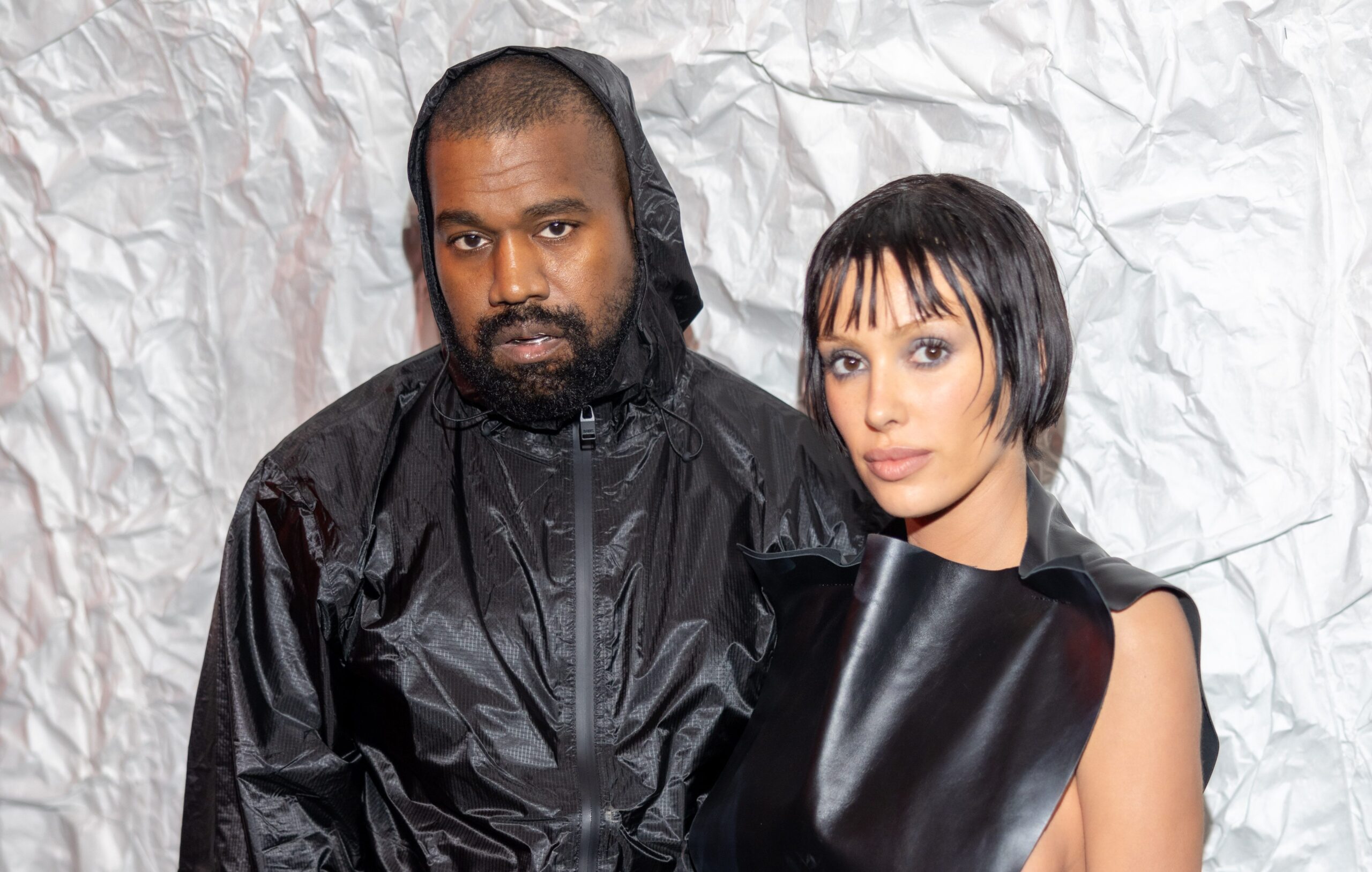 Kanye West demandado por ex empleados; su esposa Bianca Censori es mencionada en la demanda