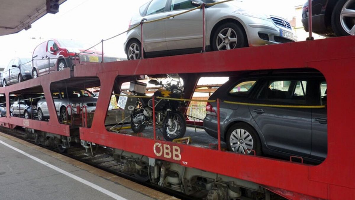 Los trenes lanzadera para coches son la opción de viaje ecológica y poco conocida de Europa