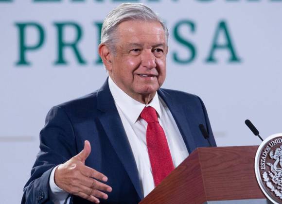 AMLO asegura que en México ya se produce el 75% del consumo interno de gasolinas