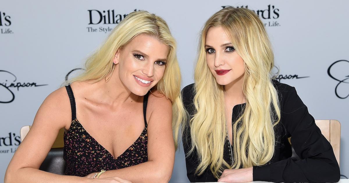 Jessica Simpson reacciona al primer concierto de su hermana Ashlee en años