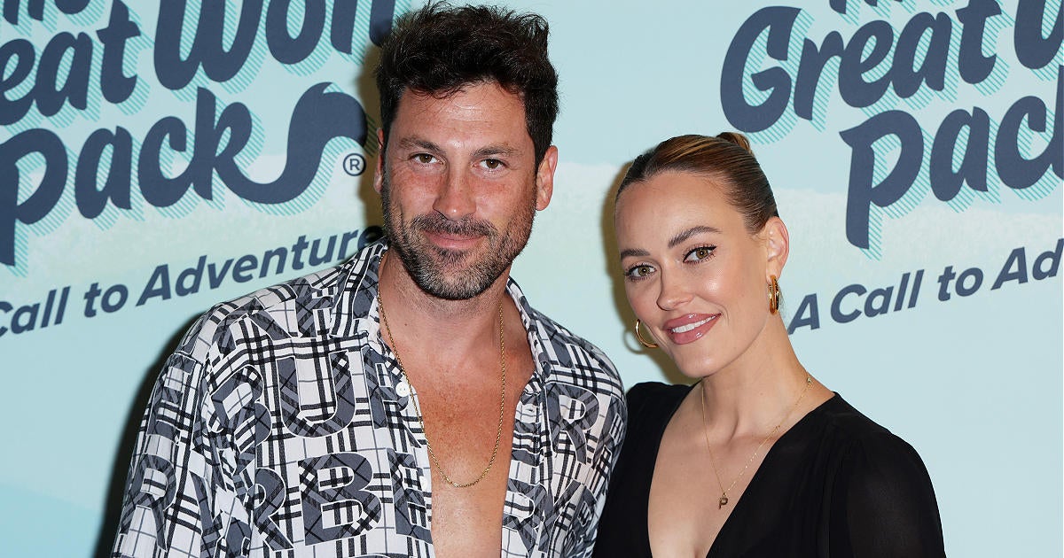 Maksim Chmerkovskiy y Peta Murgatroyd dan la bienvenida a su tercer hijo