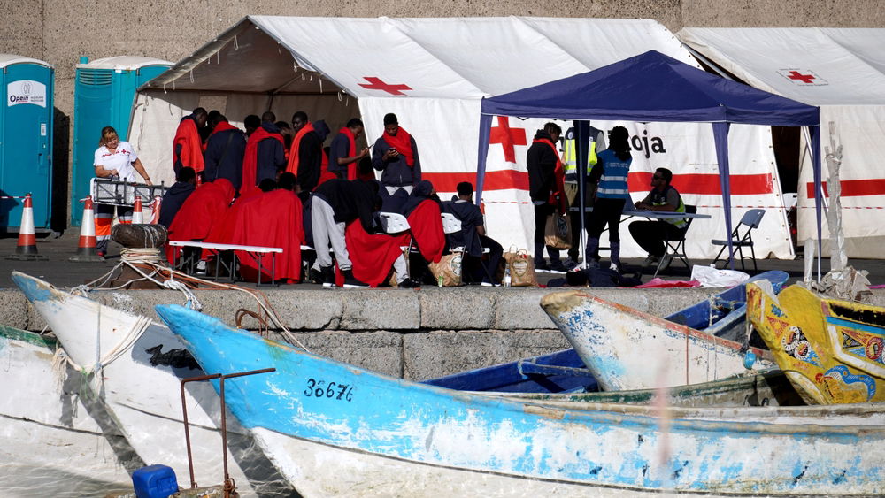 15 muertos y 150 desaparecidos tras naufragio de barco con inmigrantes