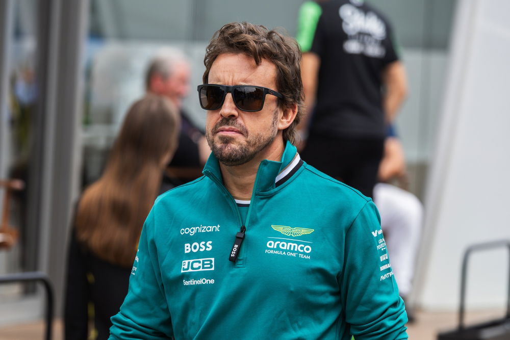 Confusión en la F1: Alonso furioso por la confusión en el GP de Hungría relacionada con la próxima película de Brad Pitt