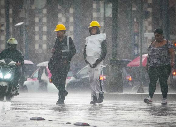 Monzón Mexicano, Onda Tropical y posible Ciclón provocarán lluvias torrenciales en el país, advierte el SMN