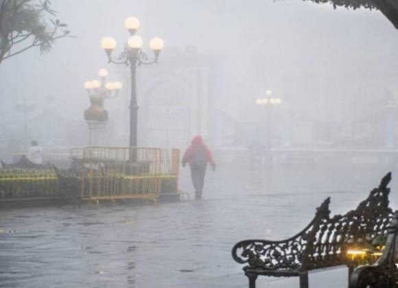 Prepárese... Frente Frío azotará a México; junto a Monzón Mexicano, generarán fuertes lluvias, torbellinos y granizadas este fin de semana