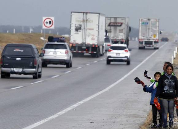 Desplazados de comunidades rurales llegan a Saltillo; huyen de violencia del sur de México