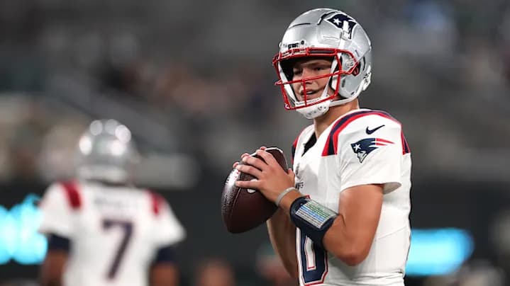 Drake Maye juega sus primeros minutos como Patriot en la derrota del jueves por la noche ante los Jets