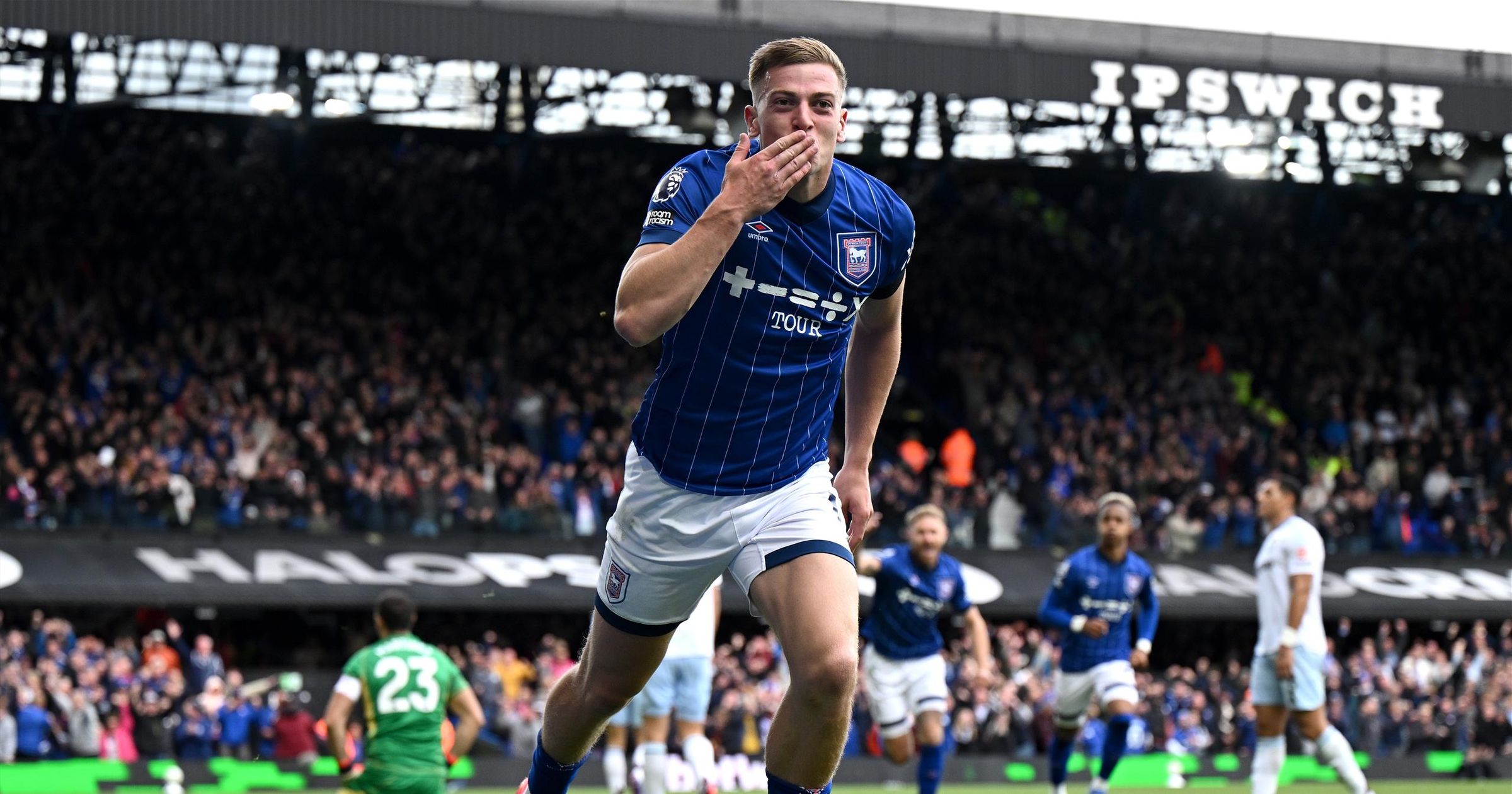 La lucha contra Ipswich le niega a Villa la oportunidad de llegar a la cima después del emocionante sorteo de Portman Road