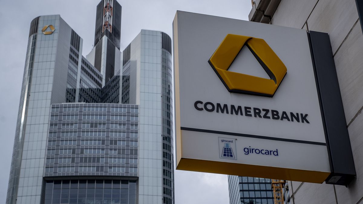 Commerzbank promete mayores pagos antes de las negociaciones con UniCredit