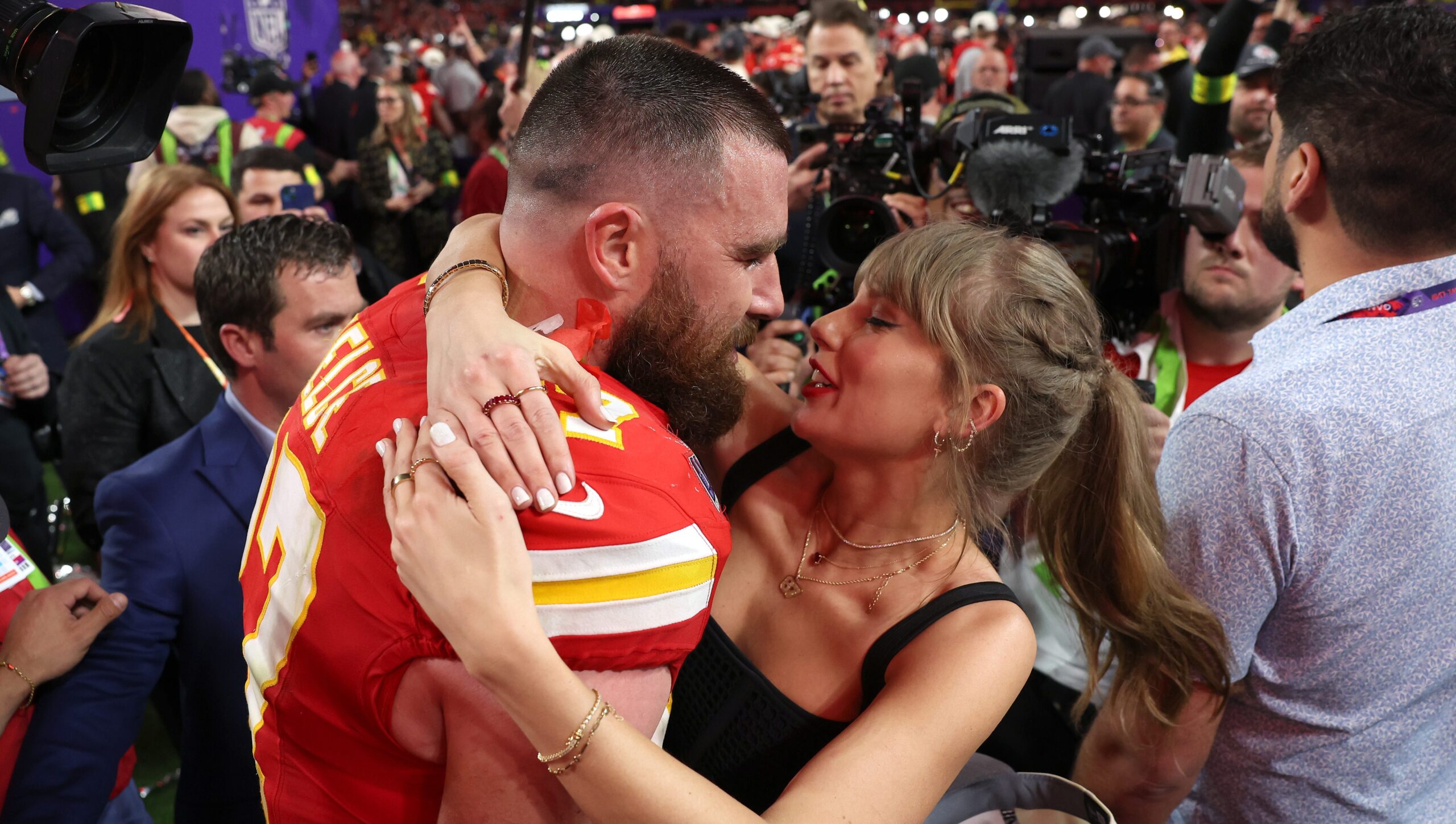 Taylor Swift asistirá al primer partido de los Chiefs de Travis Kelce de la temporada 2024