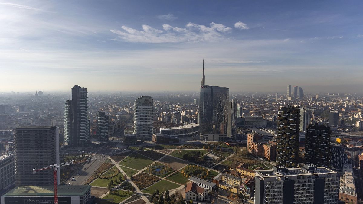 UniCredit busca la aprobación del BCE para una mayor participación en Commerzbank