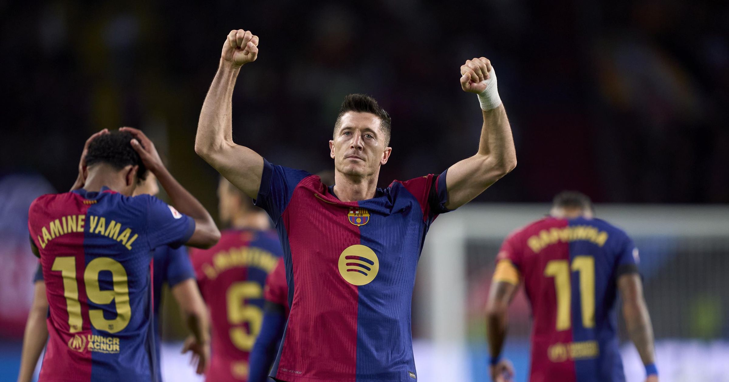 Lewandowski y Torre marcan dobletes en el triunfo del Barça sobre el Sevilla