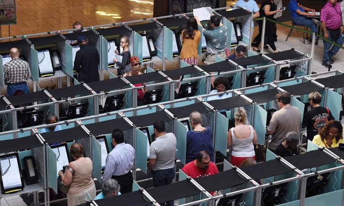 A medida que comienza la votación anticipada en Nevada, los votantes no partidistas tienen la llave