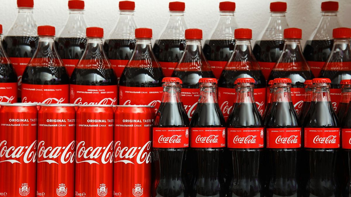 Coca-Cola HBC Austria retira del mercado millones de botellas de plástico por motivos de seguridad