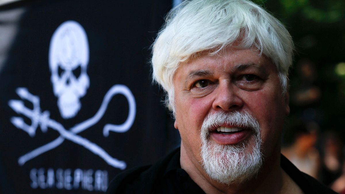 El activista contra la caza de ballenas Paul Watson busca asilo político en Francia para evitar la extradición a Japón