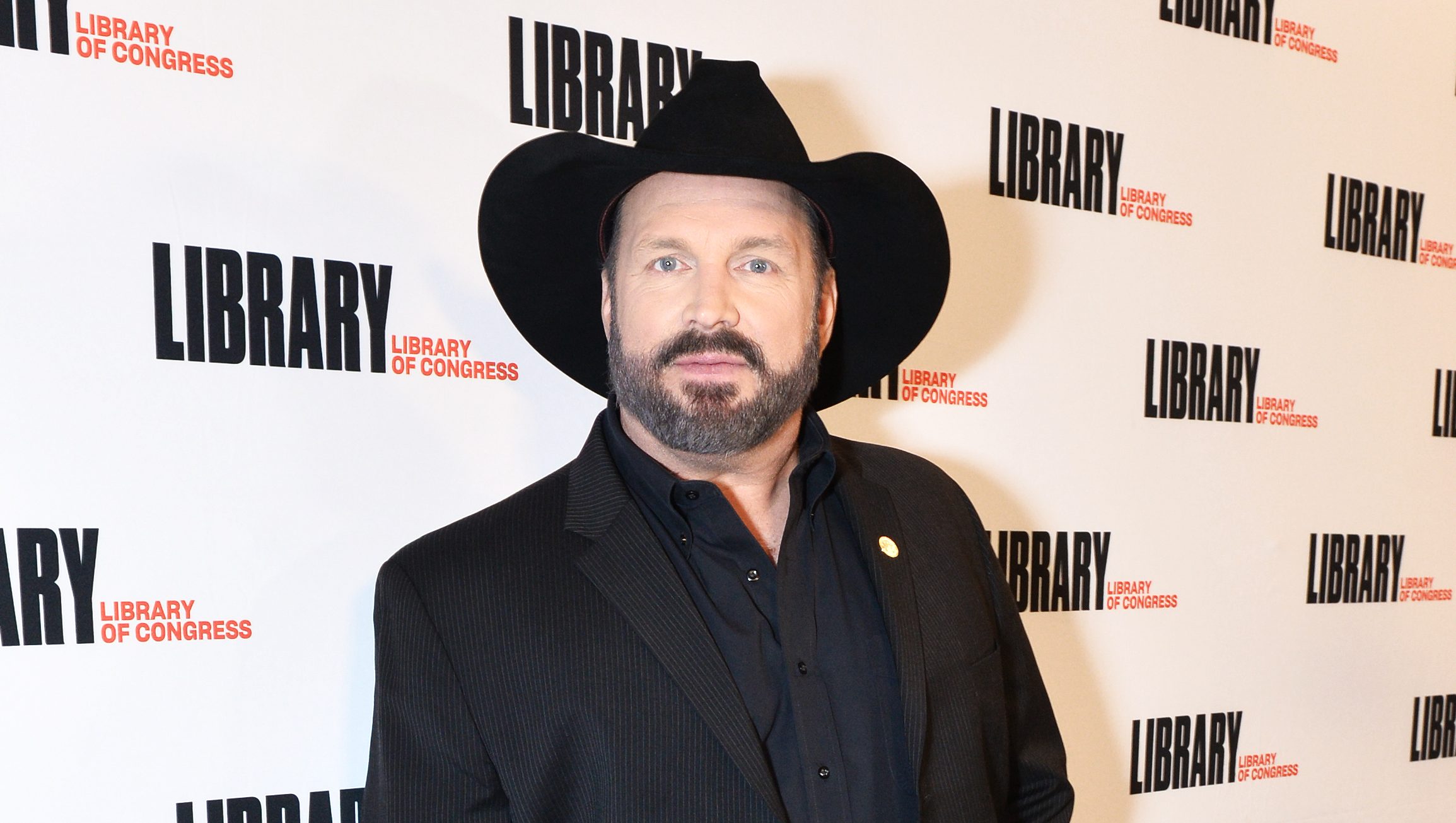 Demanda contra Garth Brooks: maquillador acusa al cantante de agresión sexual