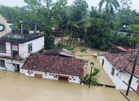 ‘Nadine’ dejó miles de casas inundadas y damnificados en Tabasco y Veracruz