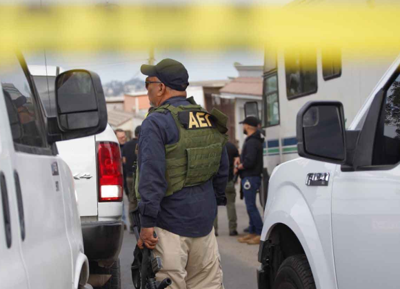 Asesinan a comandante policiaco en Tijuana, frente a su familia