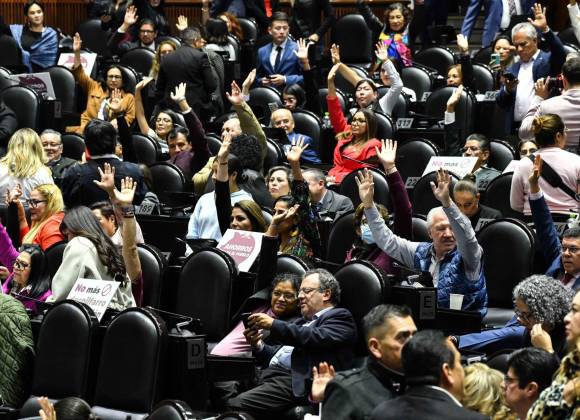 Diputados aprueban extinción de organismos autónomos