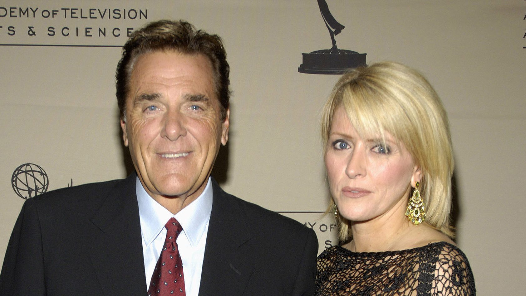 La esposa de Chuck Woolery: sobre el matrimonio y las ex esposas del presentador del programa tardío