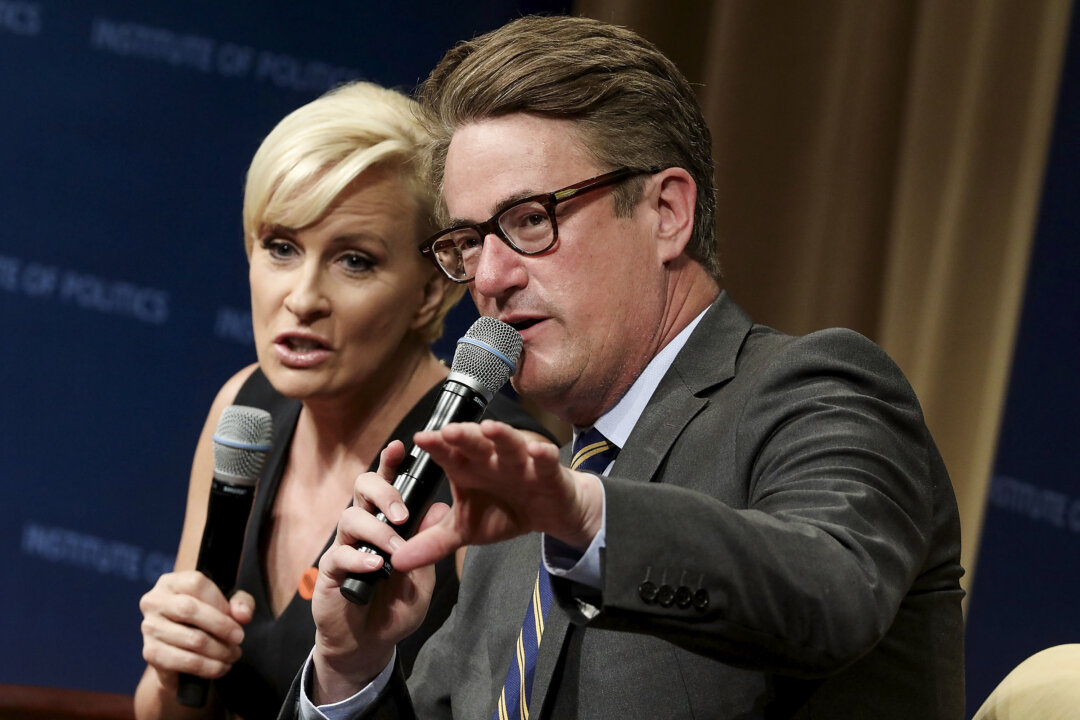 Mika Brzezinski expresa sorpresa por la reacción violenta a la reunión de Trump