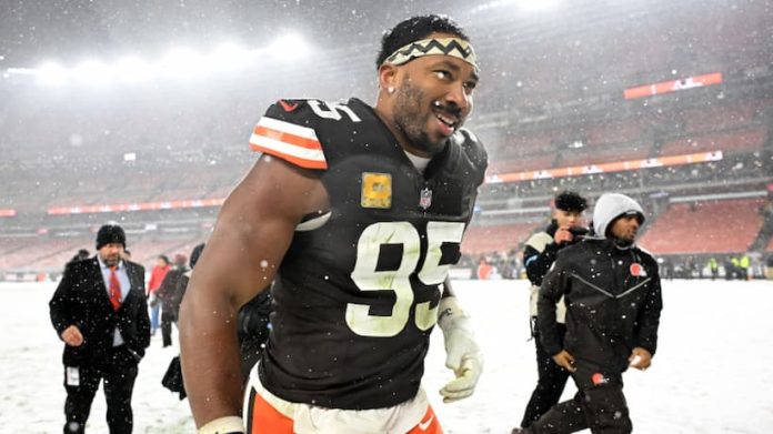 Con tres capturas en TNF, Myles Garrett de Cleveland tiene más de 10 capturas en siete temporadas consecutivas