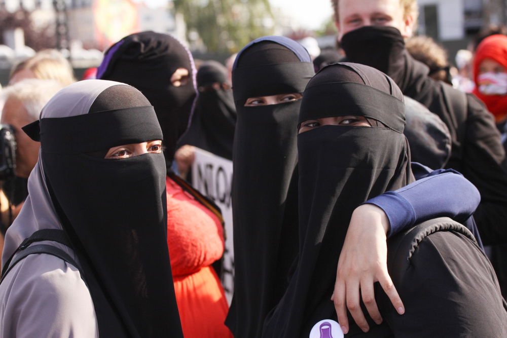 £900 'Prohibición del burqa': ¿islamofobia, sentido común o choque cultural?