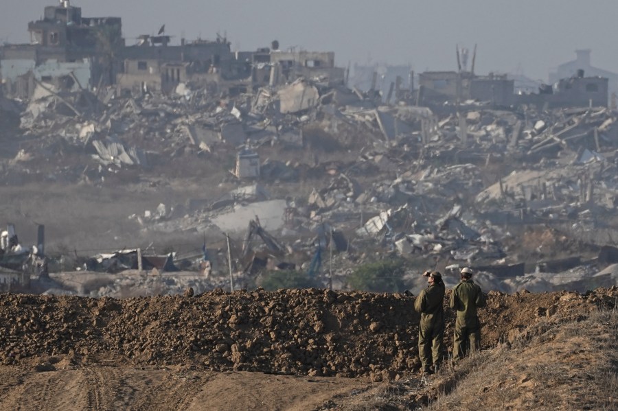 La ONU detiene los envíos de ayuda a través del principal cruce de Gaza tras los saqueos. Culpa de la crisis a Israel