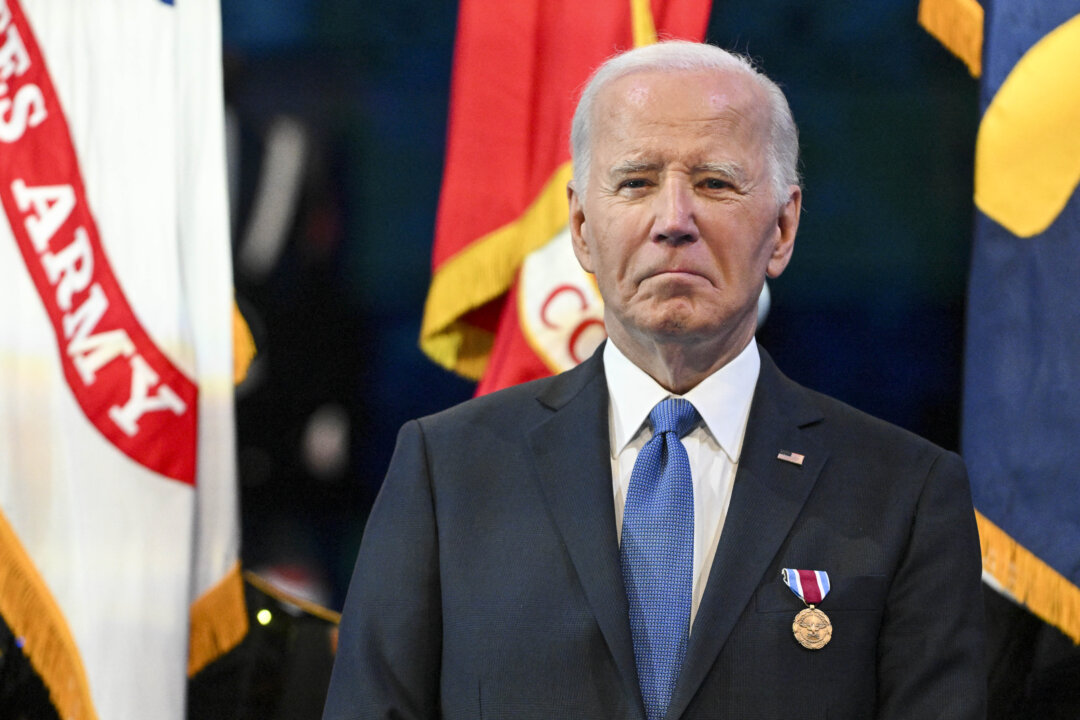 Biden honrado por su servicio público en los últimos días de su presidencia