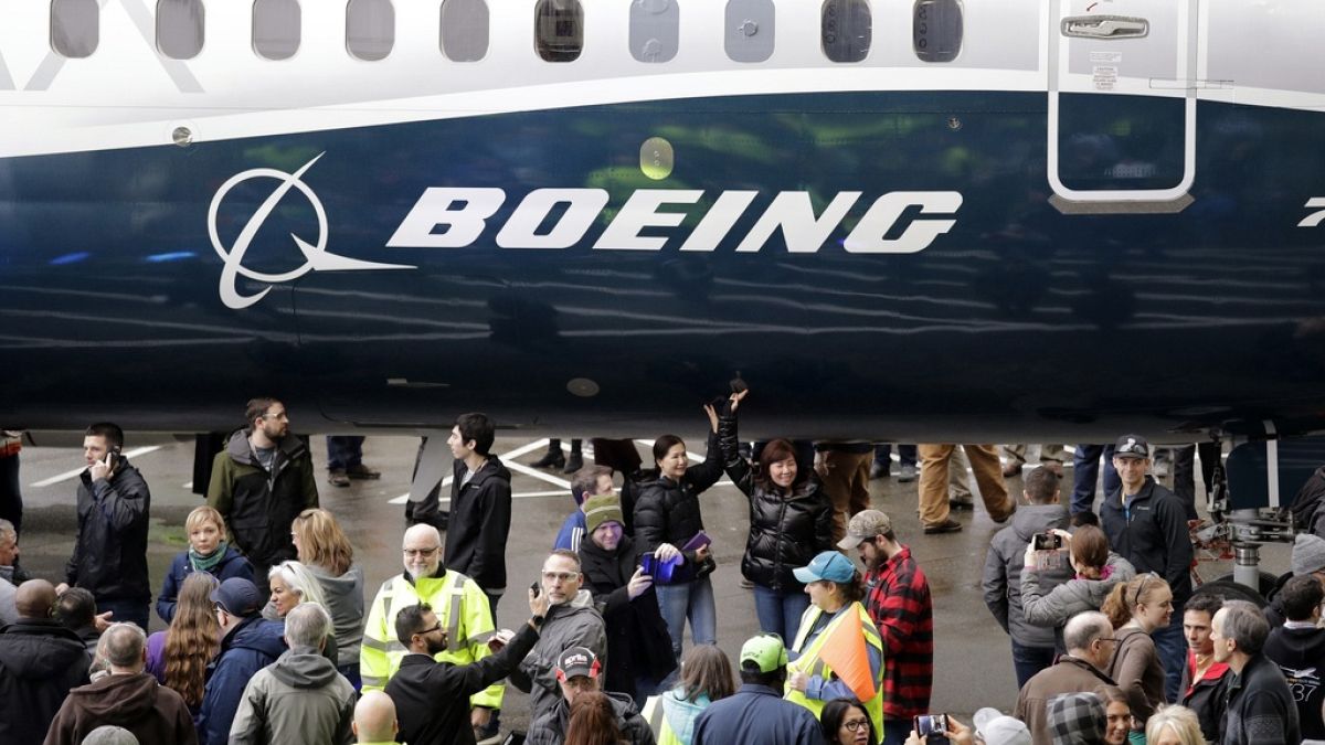 Boeing con problemas informa una pérdida de varios miles de millones de dólares al final de 2024