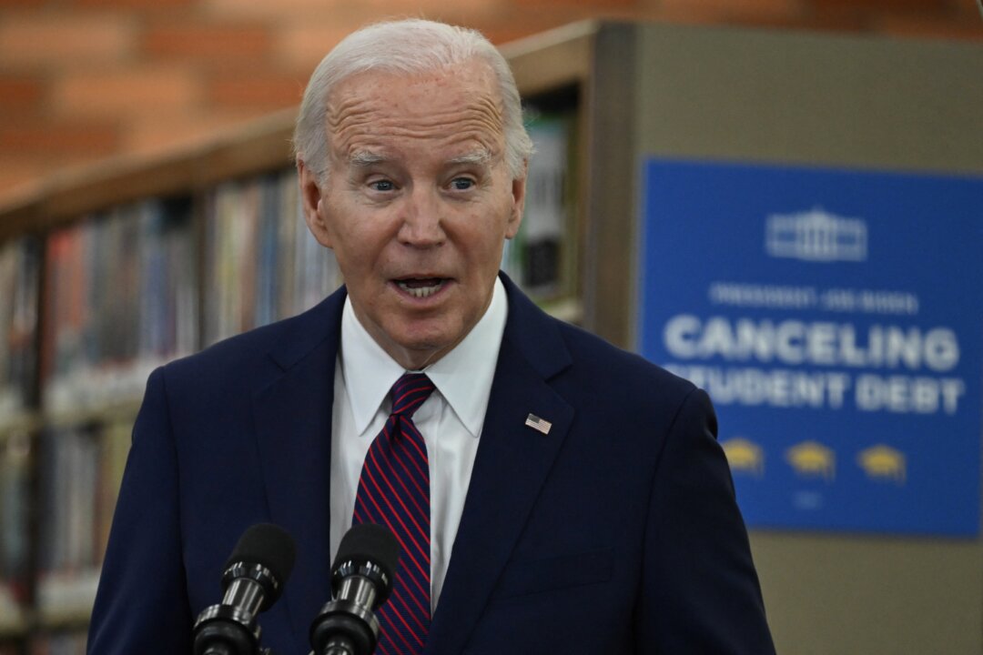 El gobierno de Biden cancela otros 4.500 millones de dólares en deudas de préstamos estudiantiles para 261.000 prestatarios