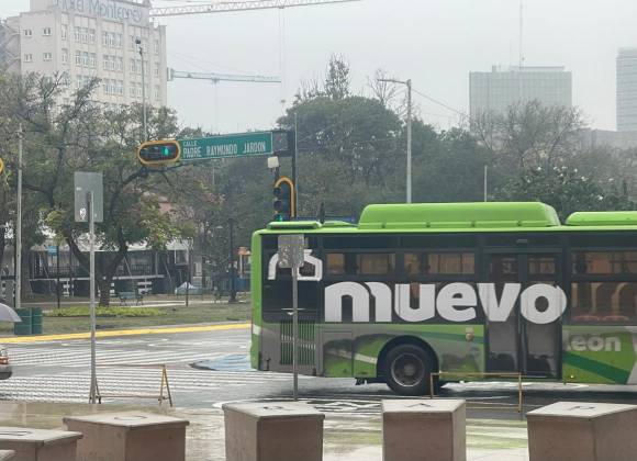 Emite CEDHNL medida cautelar por alza en tarifas del transporte en Nuevo León